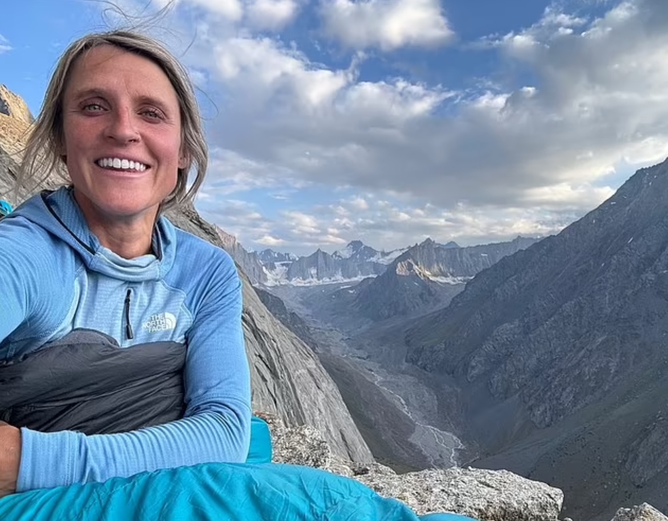 "Обійми врятували нам життя": пара, яка зависла на прірвою, дивом вижила у Гімалаях